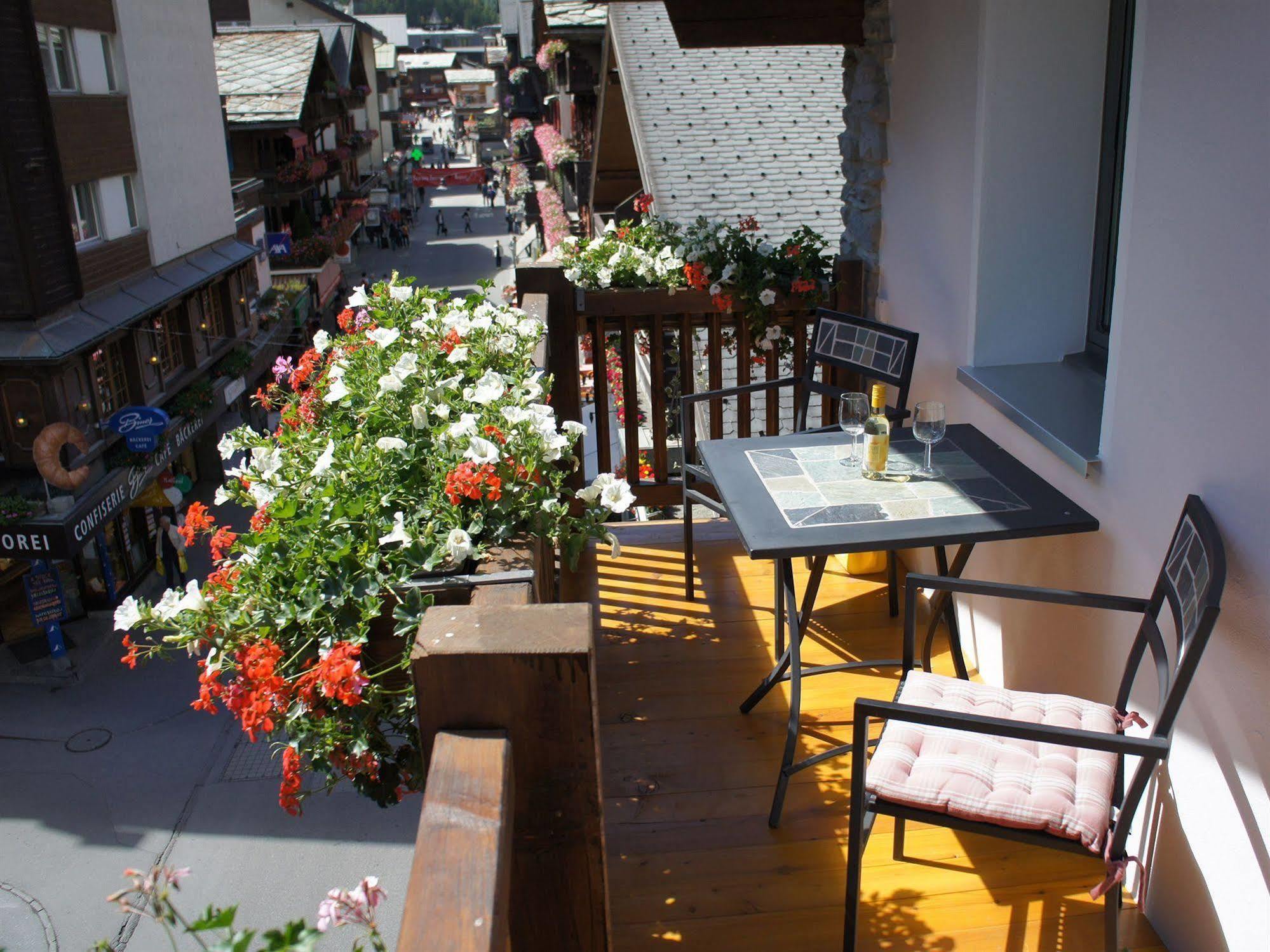 Alpine Lodge Zermatt Ngoại thất bức ảnh